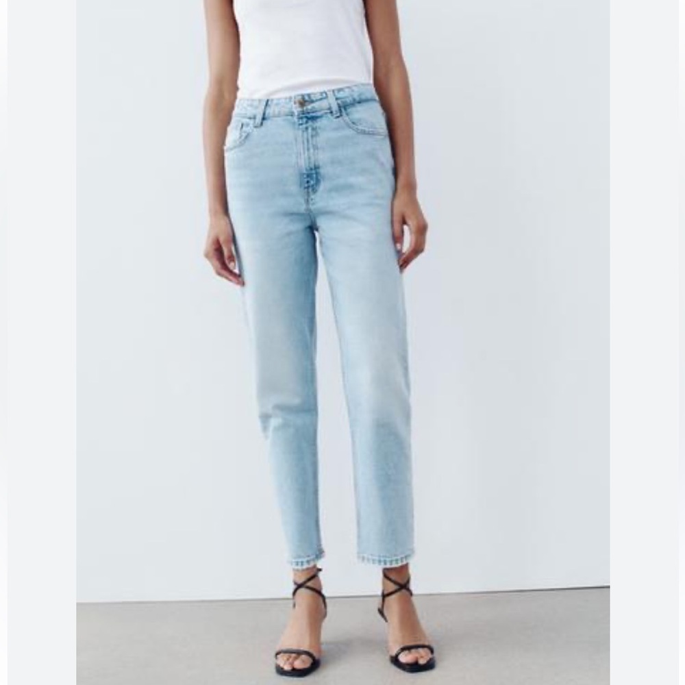 Zara Light Wash High Rise Blue Ankle Cropped Mom Denim Jeans Women’s Size 6